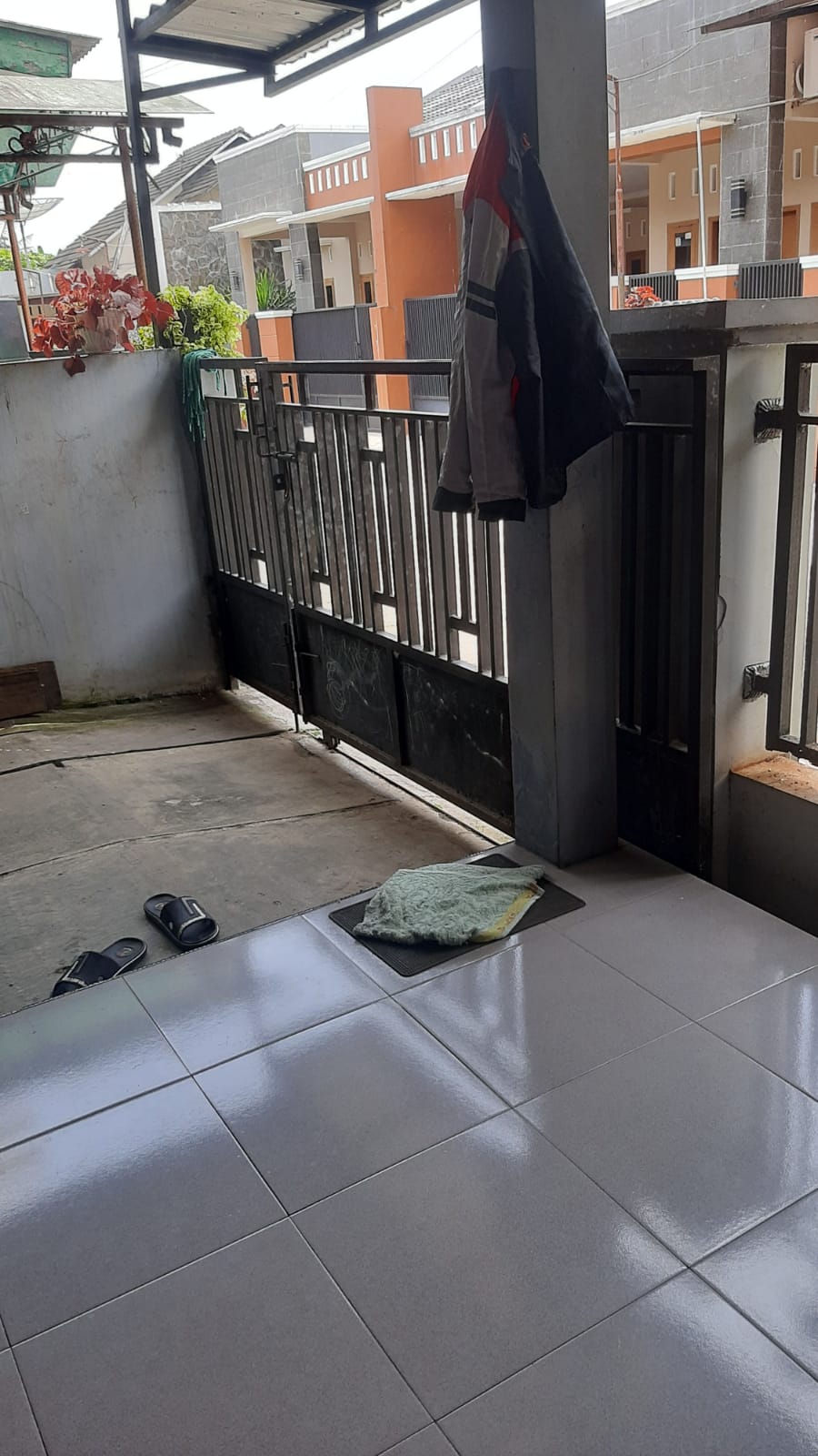 Dijual Rumah 2 Lantai Siap Huni 4 Menit ke Margono-Ledug