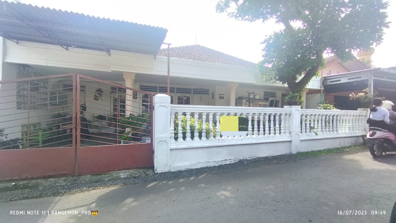 Rumah 3 Kamar Hook, 2 Menit Kuliner GOR Satria-Purwokerto Lor