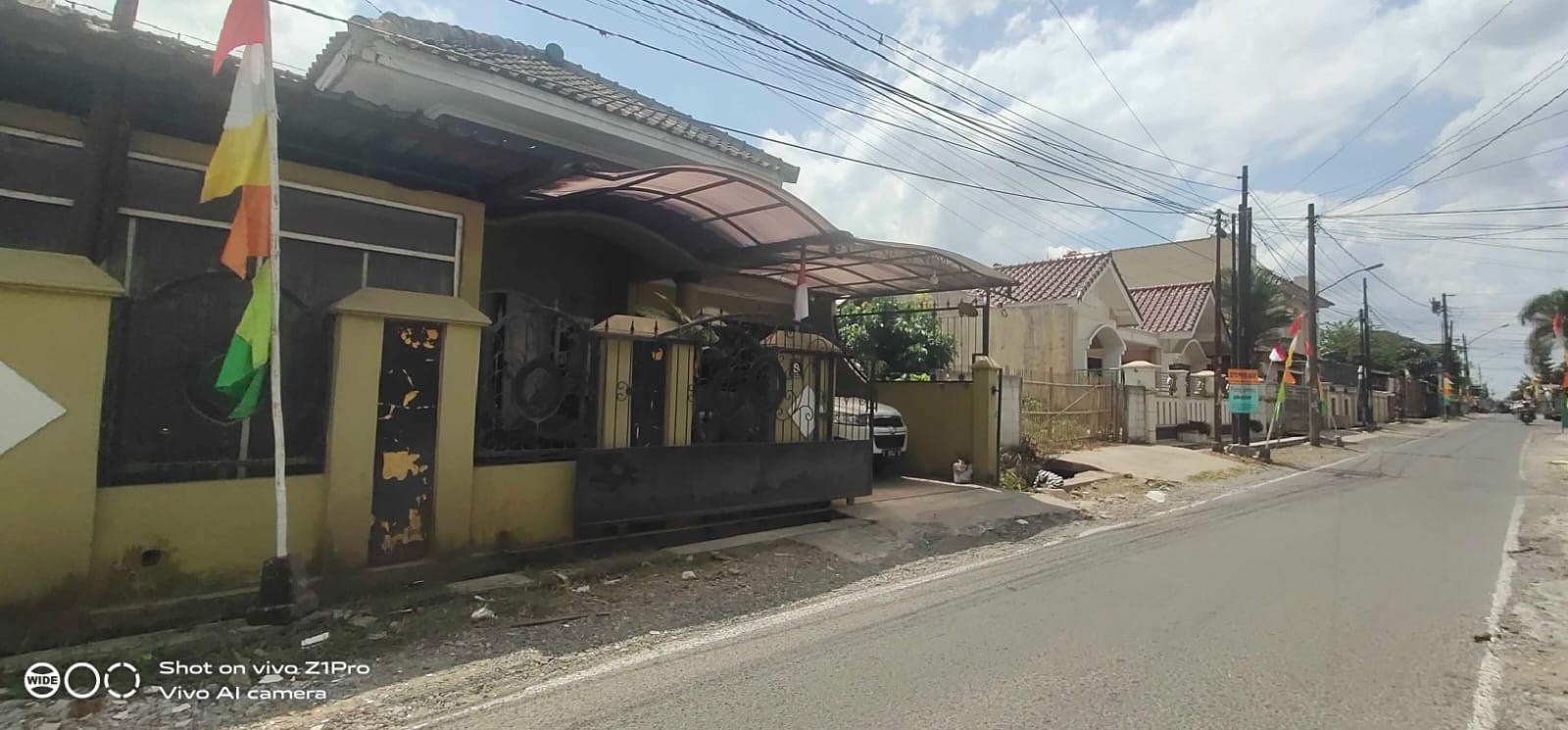 Rumah Bagus Jalan Raya Dekat Kampus UNSUD dan UMP