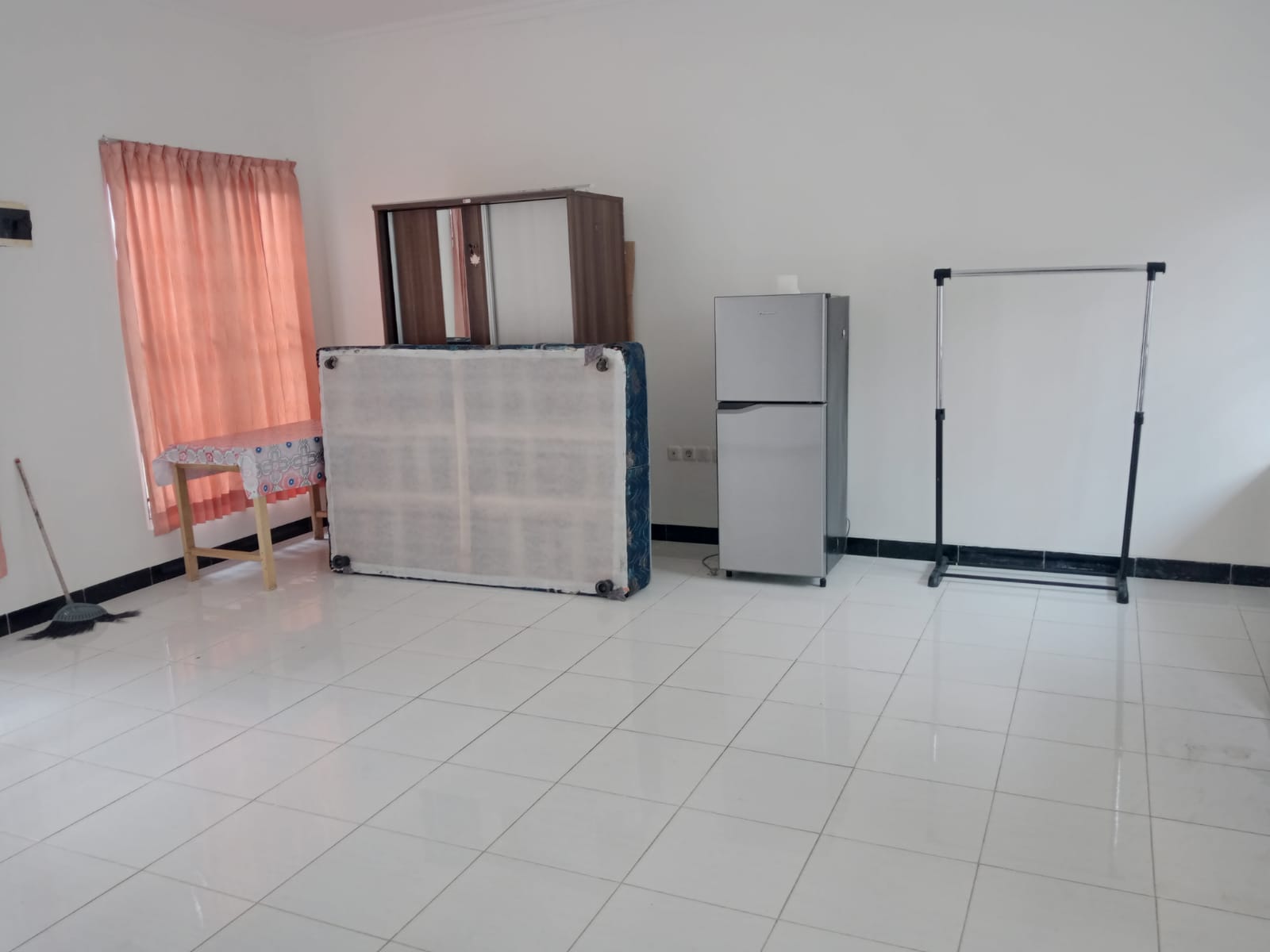 Dijual Rumah Modern Minimalis Dalam Kota - Graha Timur