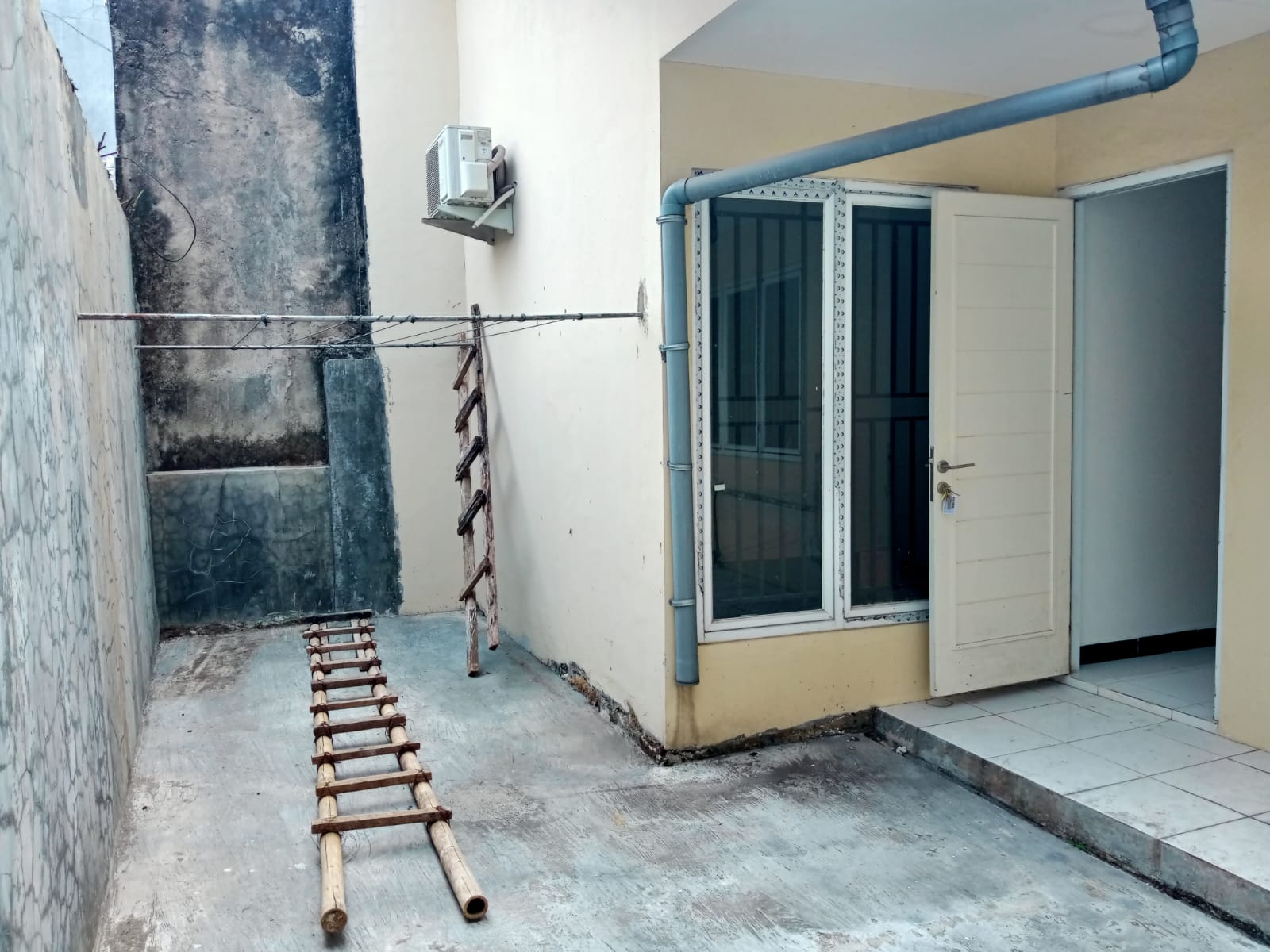 Dijual Rumah Modern Minimalis Dalam Kota - Graha Timur