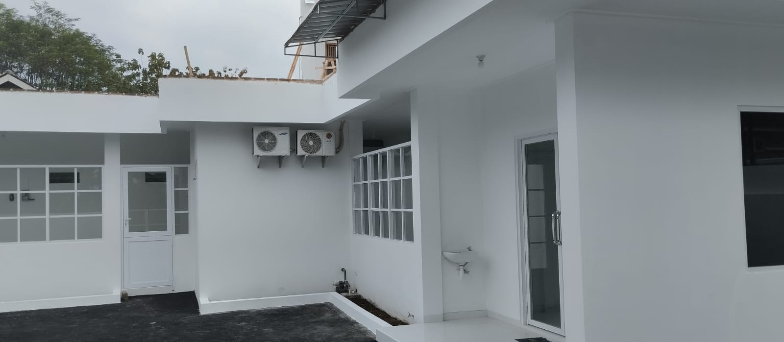 Dijual Rumah Kos Baru Dalam Kota Purwokerto - Parkir Luas 2 Menit ke Unsud