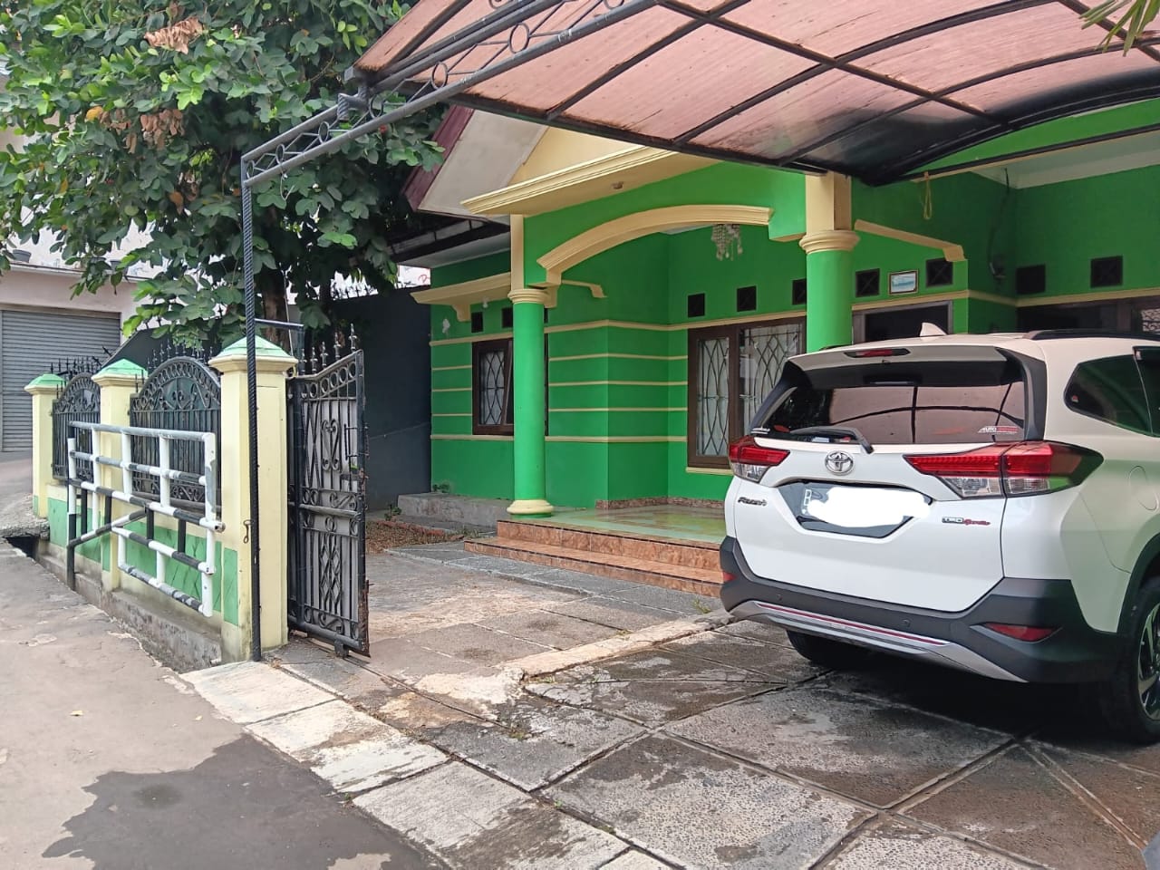 Dijual Rumah Hook 3 Kamar , Dekat Stasiun LRT Taman Mini - Lubang Buaya Cipayung