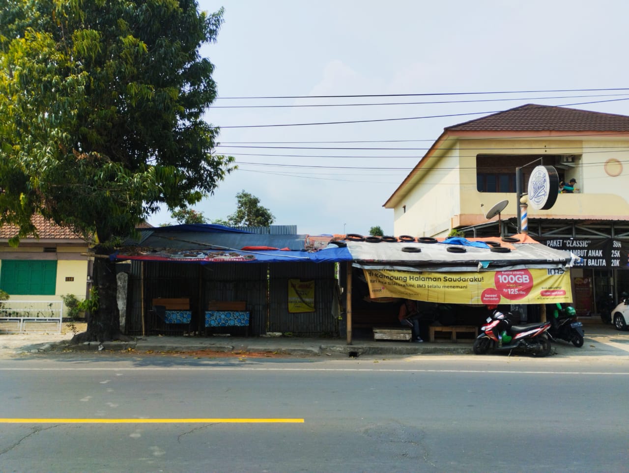 Dijual Tanah Pinggir Jalan Raya 4 Menit ke Pasar sokaraja - Pangkalan Ojek