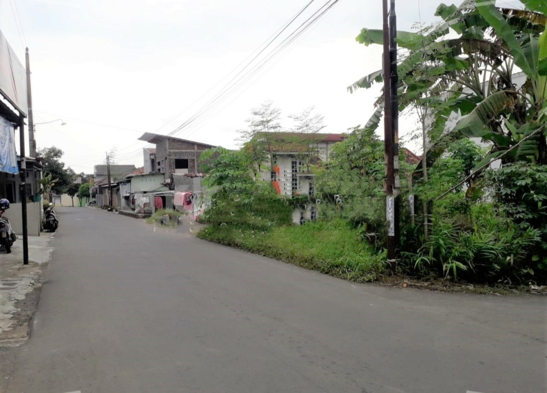 Tanah  Pinggir Jalan Dekat Kampus  UNSUD AMIKOM - Flamboyan Sumampir