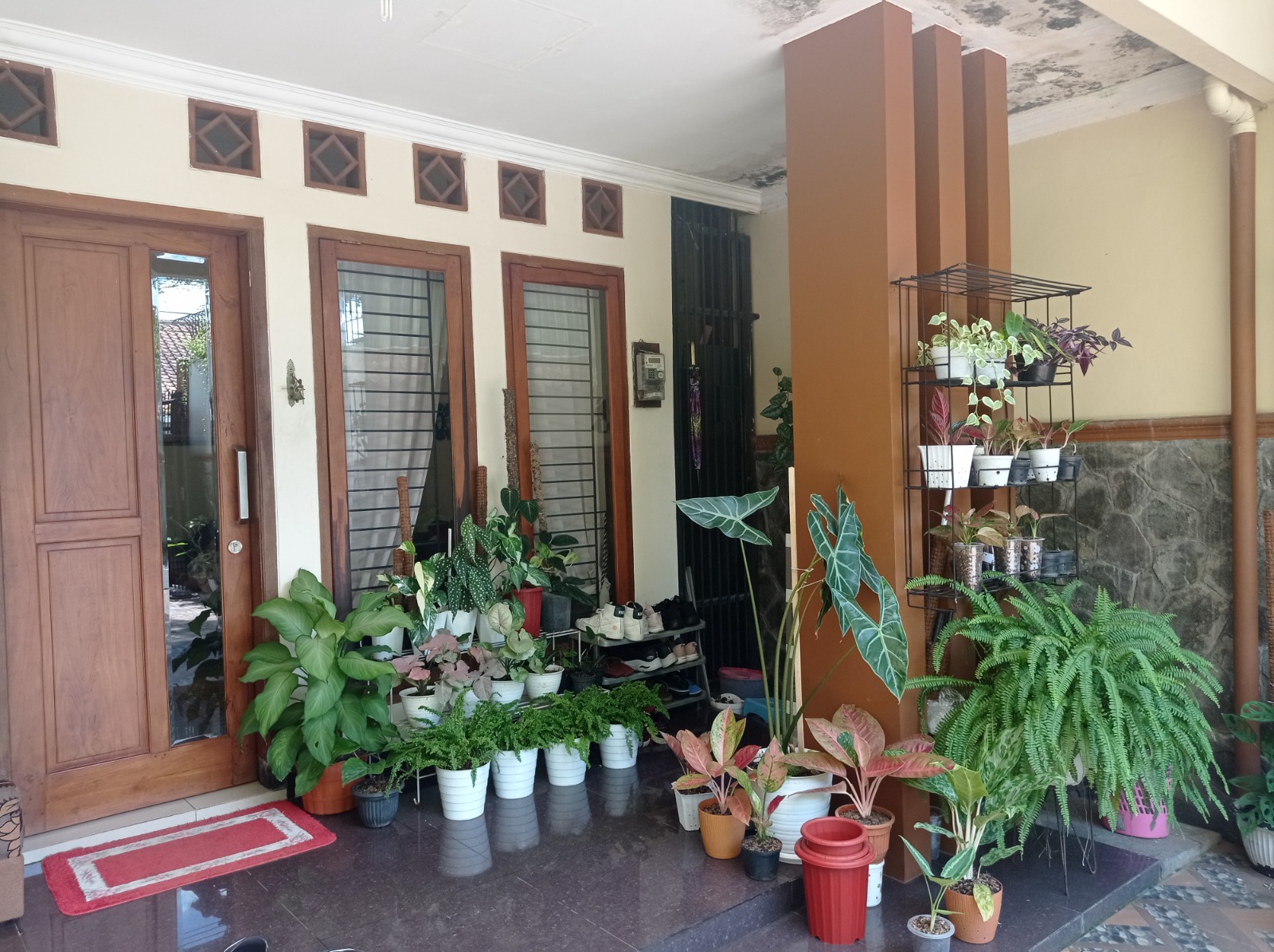 Dijual Rumah Cantik dan Mewah 2 Lantai 1/2 menit ke Alun Alun Purwokerto