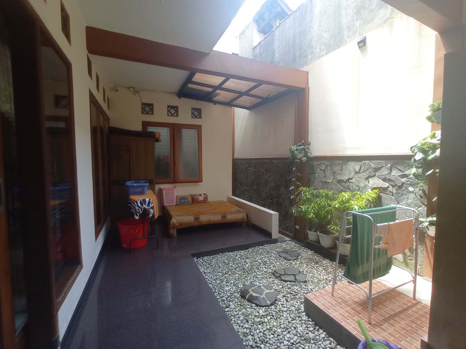 Dijual Rumah Cantik dan Mewah 2 Lantai 1/2 menit ke Alun Alun Purwokerto