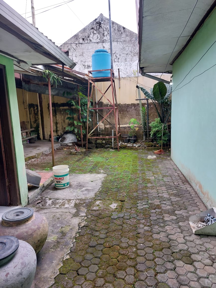 Dijual Rumah Bangunan Jawa Halaman Luas Di Purwokerto Barat - JL Raji Mustofa Bantarsoka