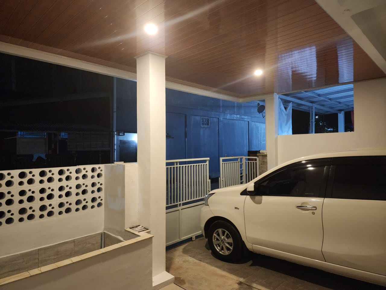 Disewakan Rumah Bagus Furnished 2 Lantai 8 Menit Ke Stasiun