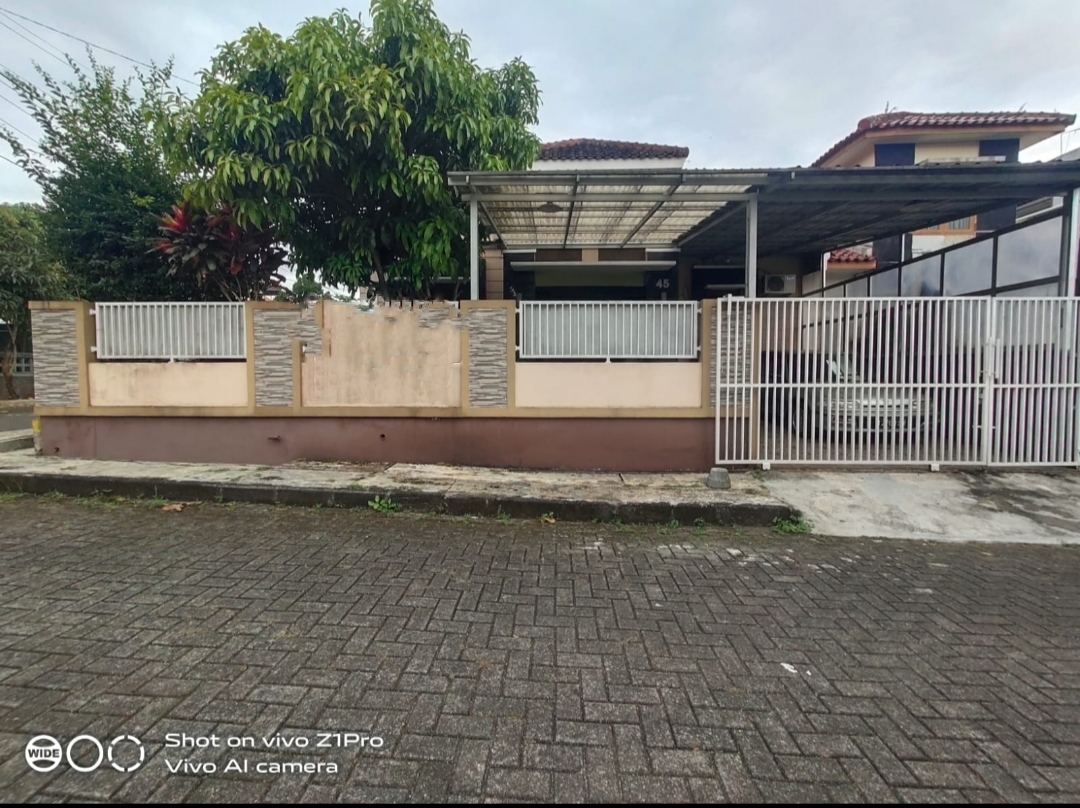 Rumah Bagus Hook Perumahan 6 Menit Ke UNSUD Purwokerto