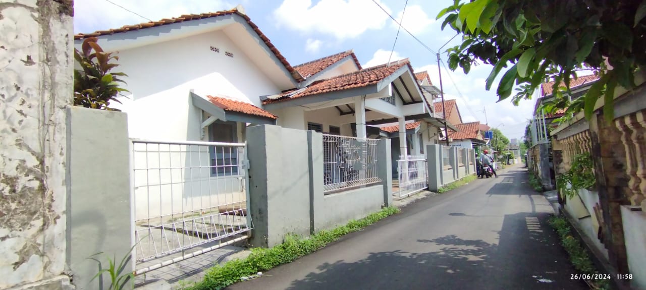 Dijual Rumah Vintage Tengah Kota, 300 Meter Hotel Java Heritage