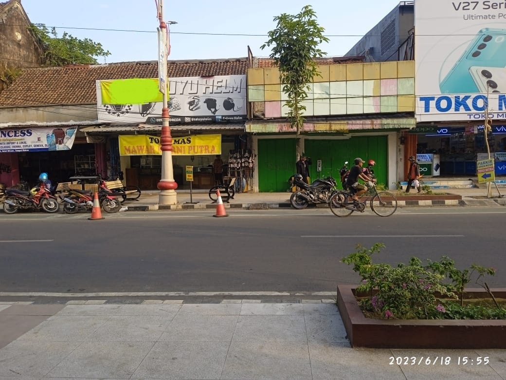 Dijual Toko + Rumah Luas 51 Ubin, 0 KM Pasar Tumenggungan Kebumen