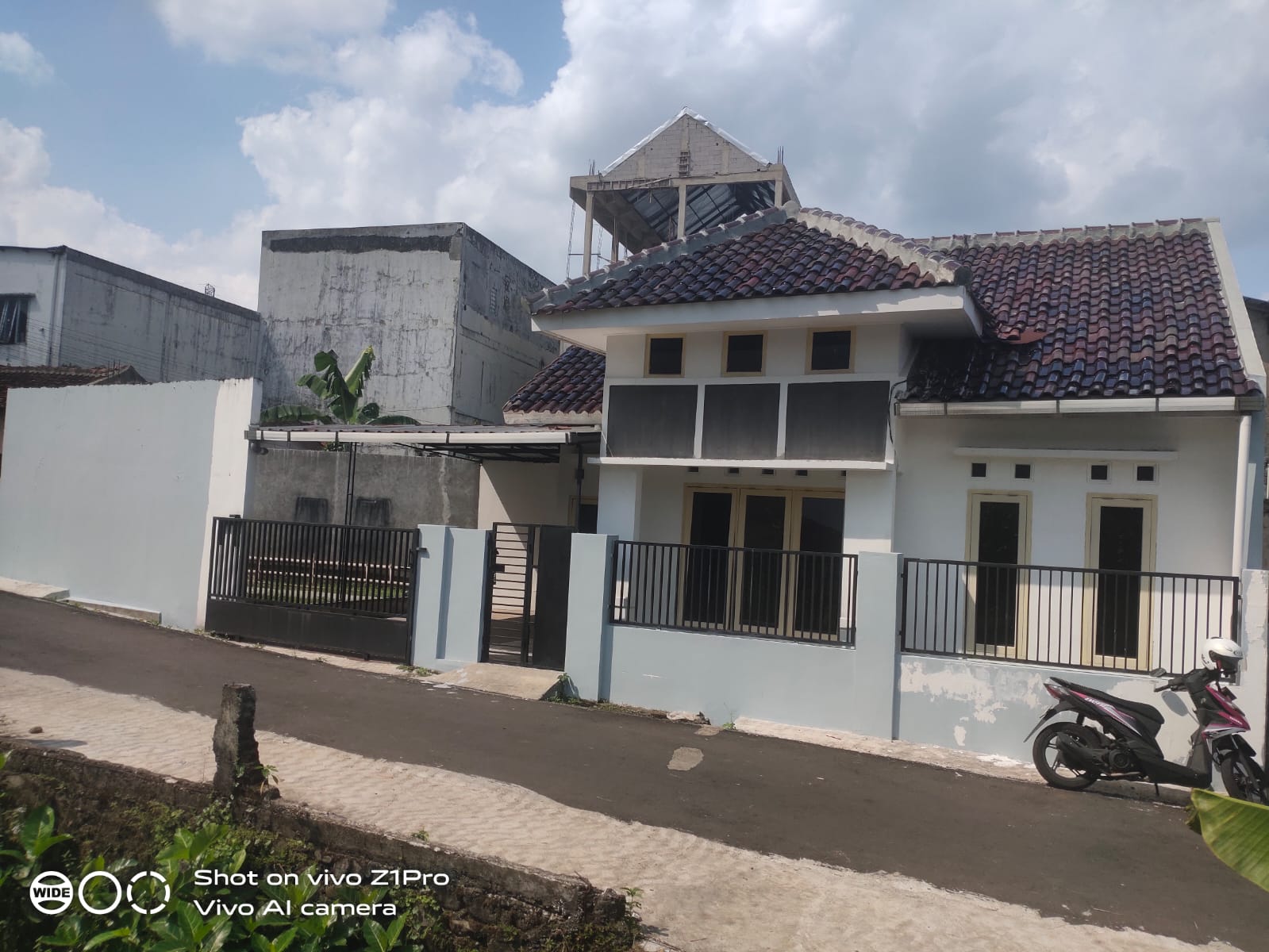 Rumah Bagus Hanya 1 Menit Ke UNSUD