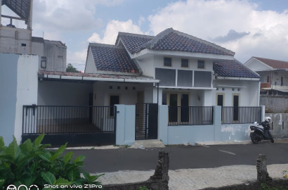 Rumah Bagus Hanya 1 Menit Ke UNSUD