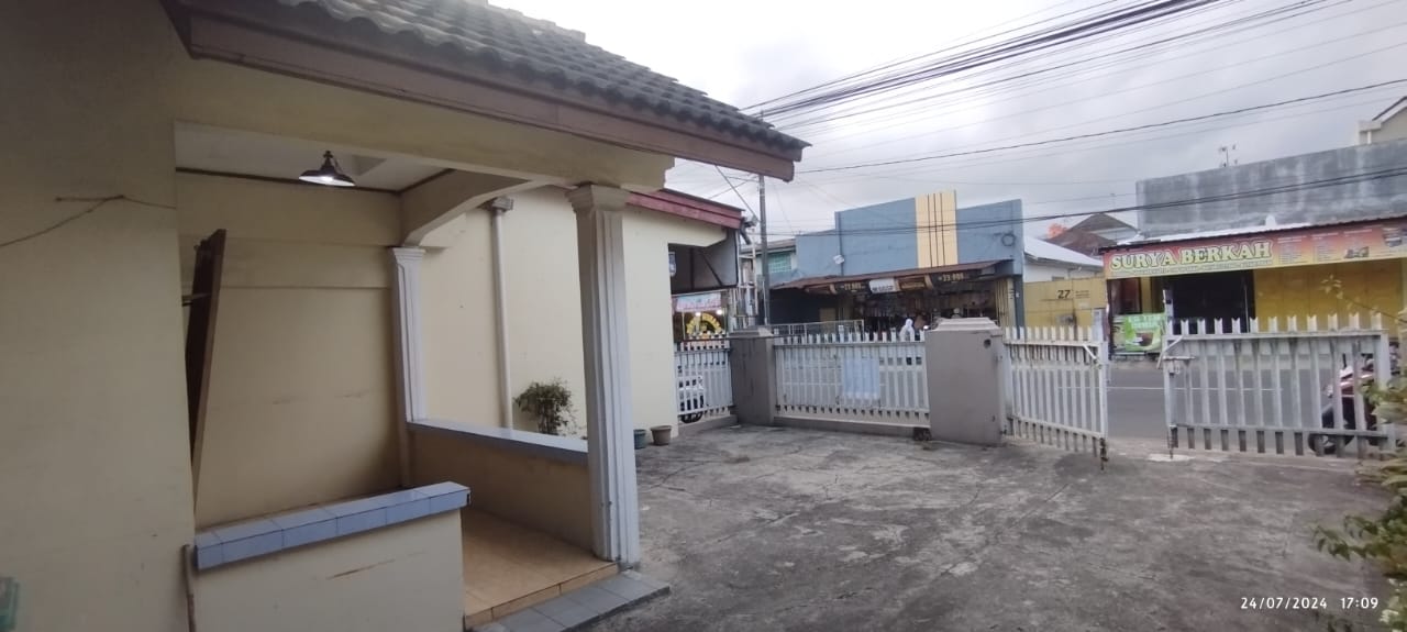 RUMAH DIJUAL BONUS KIOS, 4 MENIT PASAR WAGE PURWOKERTO