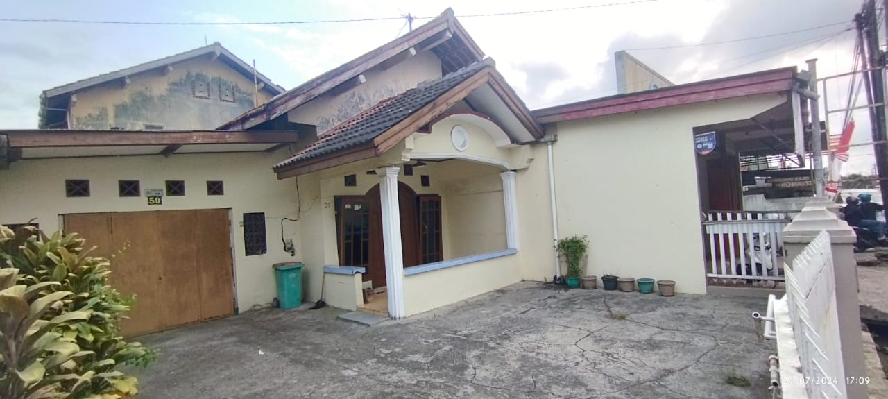 RUMAH DIJUAL BONUS KIOS, 4 MENIT PASAR WAGE PURWOKERTO