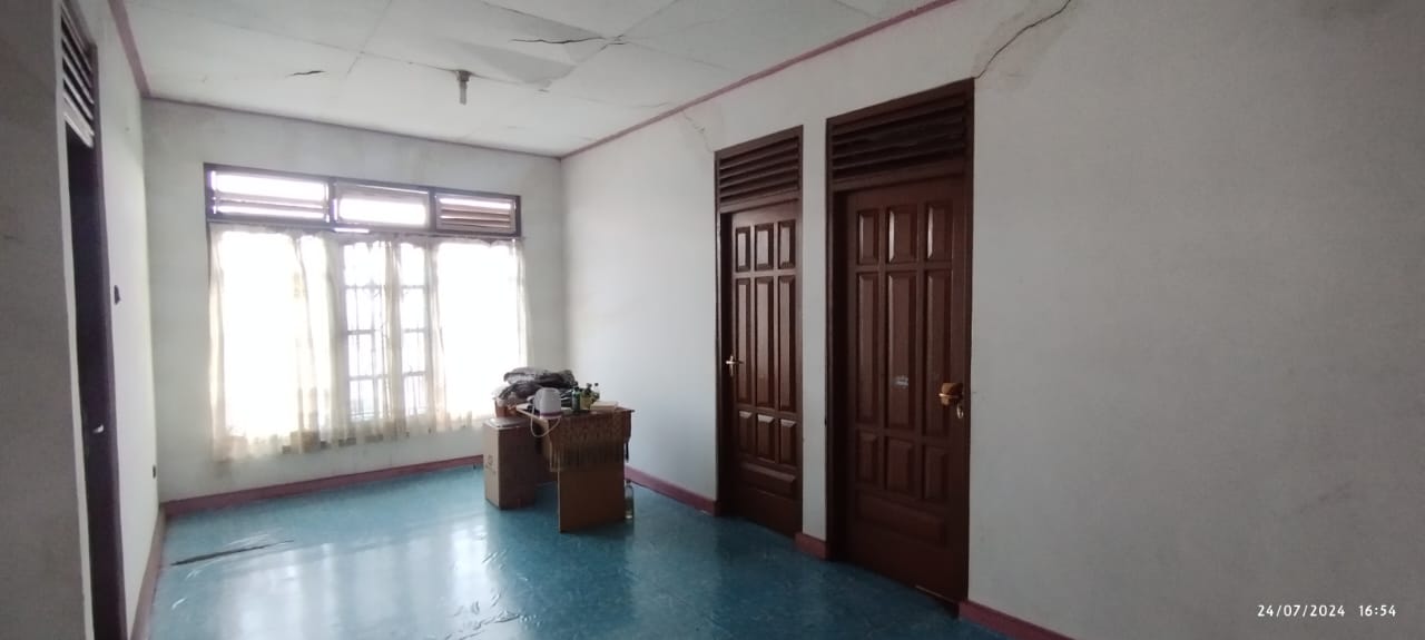 RUMAH DIJUAL BONUS KIOS, 4 MENIT PASAR WAGE PURWOKERTO