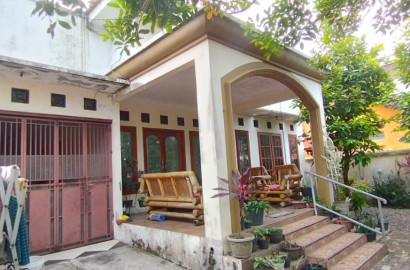 Dijual Rumah + Kos 4 Pintu, Dekat Perkantoran Jensud Timur & Gerilya Purwokerto