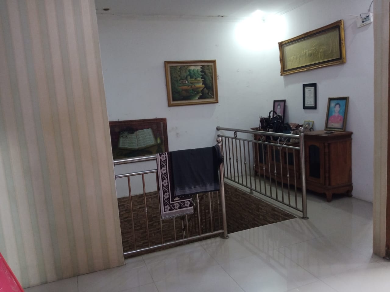 Dijual Rumah Minimalis 2 lantai Siap Huni - Butuh Segera Terjual!