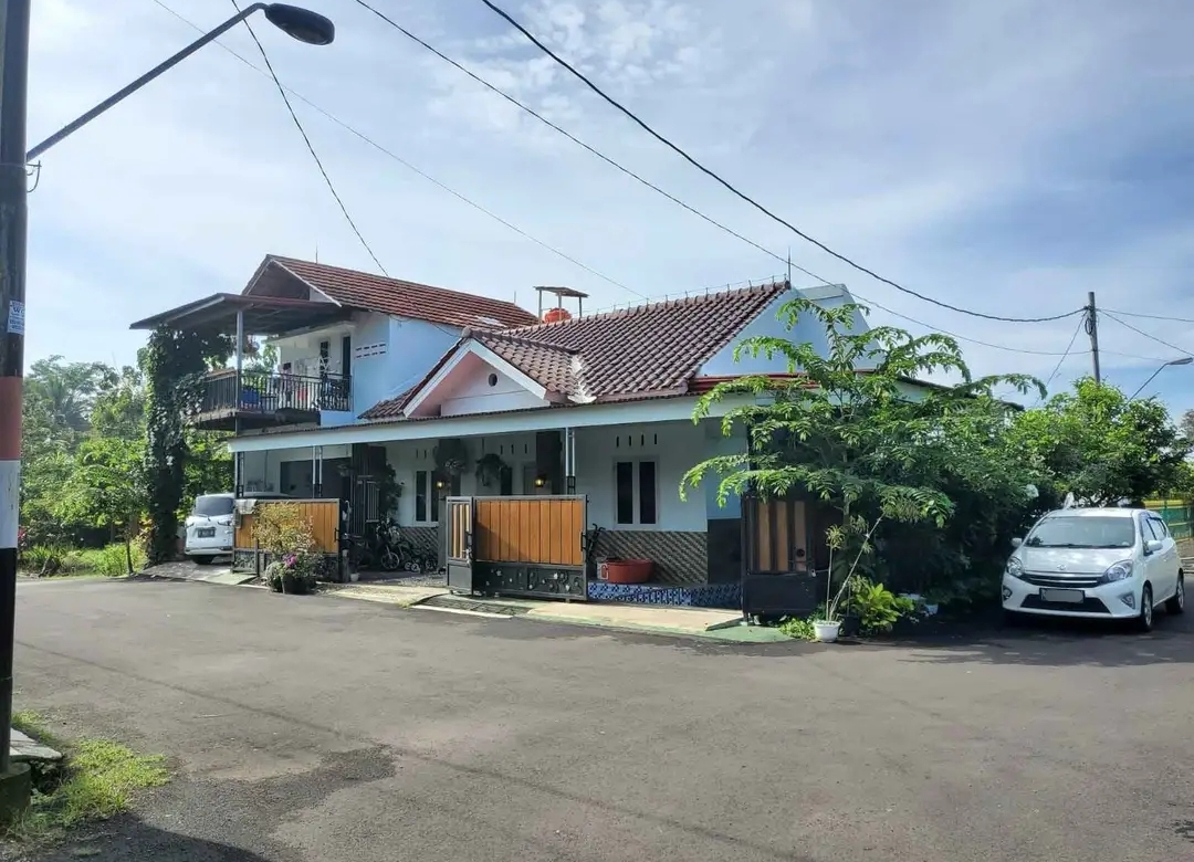 Rumah Cantik Ada Kolam Renang Area Utara Purwokerto