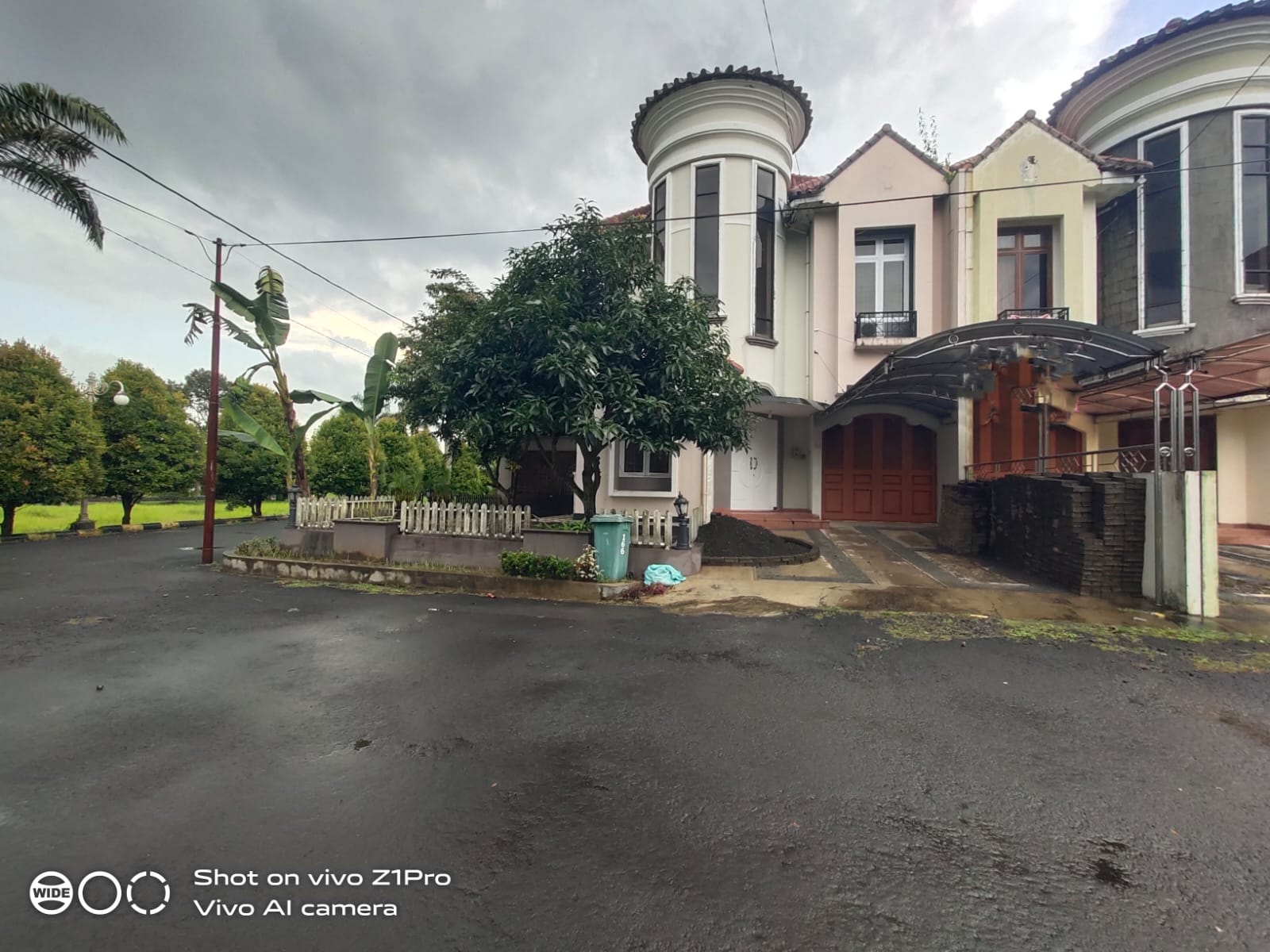 Rumah 2 Lantai Arsitektur Klasik Kawasan Elite Di Area Utara Purwokerto