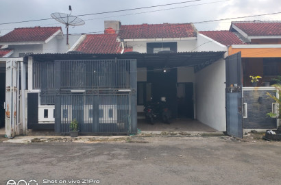 Rumah 1,5 Lantai Komplek Nyaman Lokasi 5 Menit Ke Kampus UMP