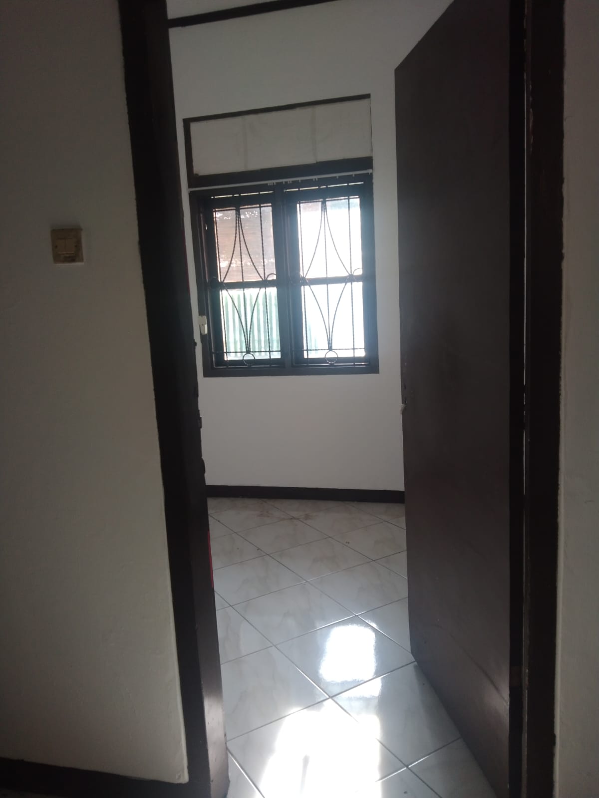 Disewakan Rumah Di Pusat Kota Hanya 5 Menit Ke Menara Teratai
