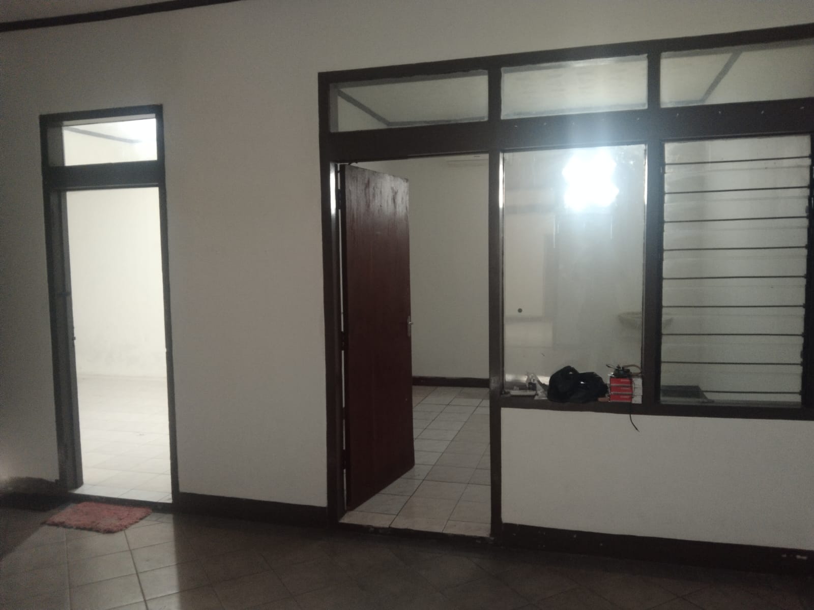 Disewakan Rumah Di Pusat Kota Hanya 5 Menit Ke Menara Teratai