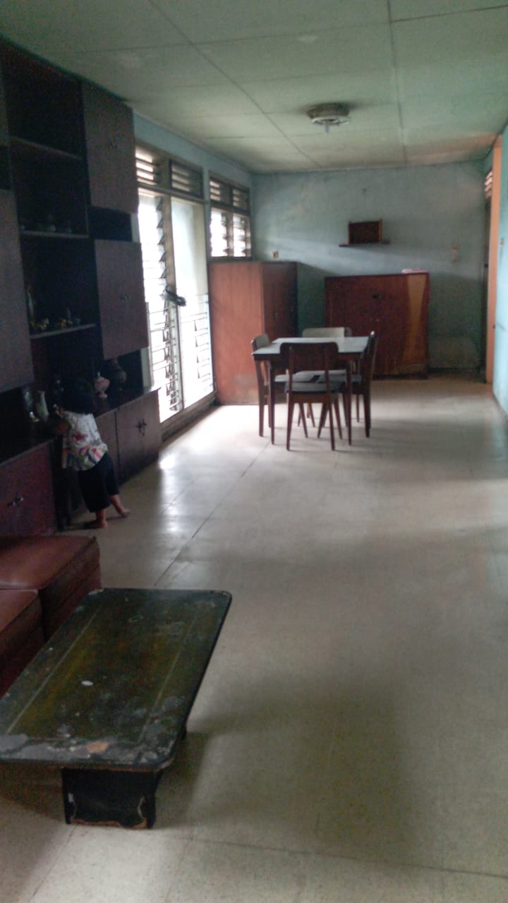 Rumah Terawat Pinggir Jalan Raya  Selangkah Ke Alun-alun Purwokerto