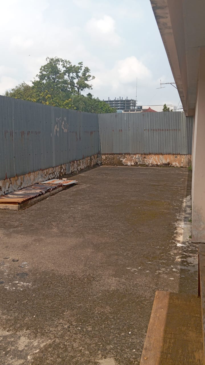 Rumah Terawat Pinggir Jalan Raya  Selangkah Ke Alun-alun Purwokerto