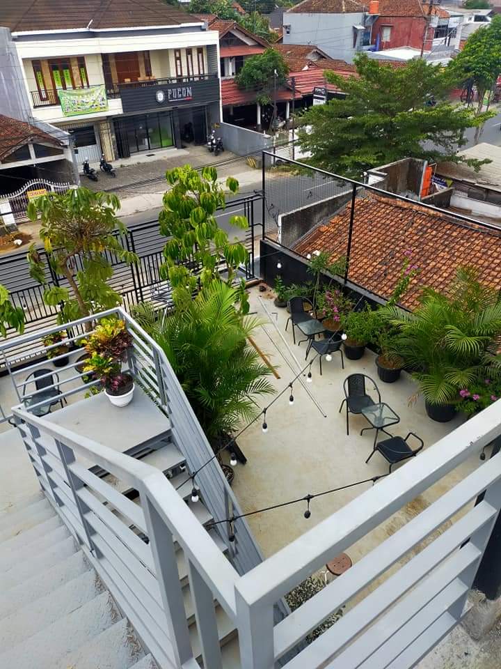 Gedung Ruko 2,5 Lantai Dekat UNSUD Harga Menarik Dibawah Pasaran