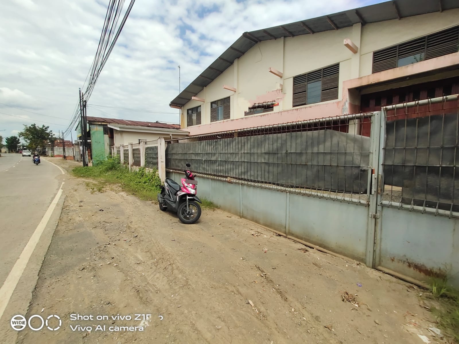 Disewakan Gudang Lokasi Strategis Jalan Raya Propinsi