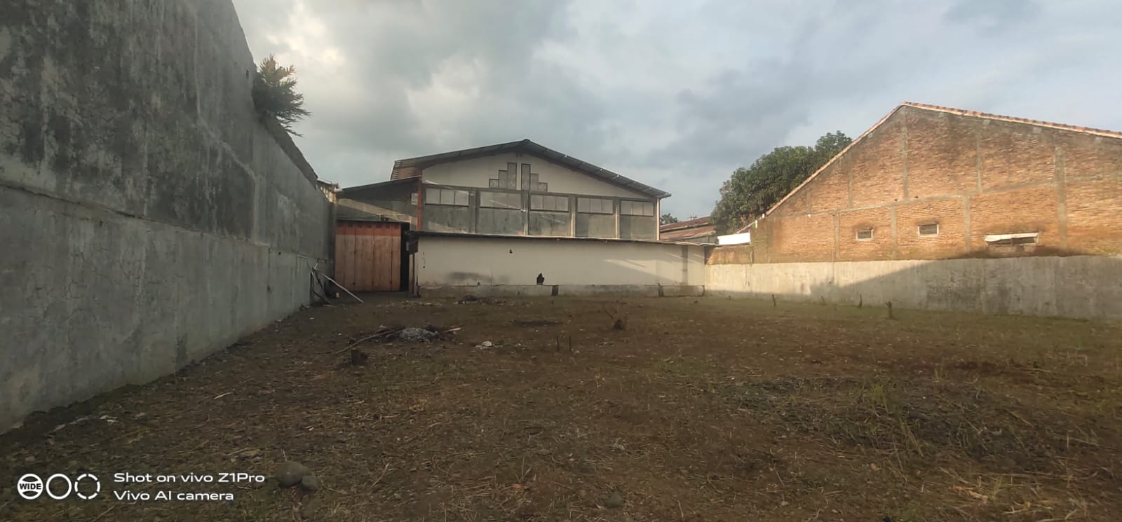 Disewakan Gudang Lokasi Strategis Jalan Raya Propinsi