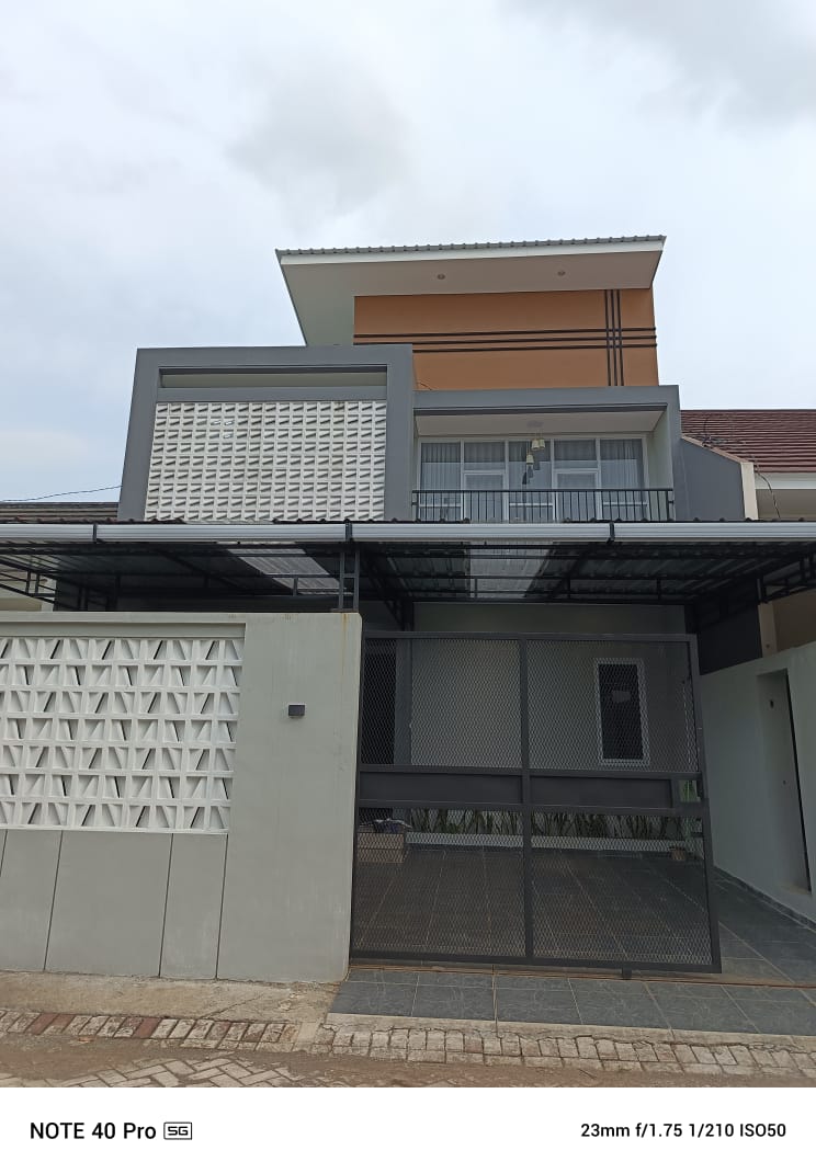 Dijual Rumah Mewah Semi Furnished 2 Lantai Tengah Kota Purwokerto