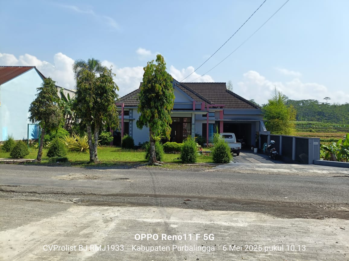 Dijual Rumah Bagus Ada Taman dan Kolam Ikan Koi