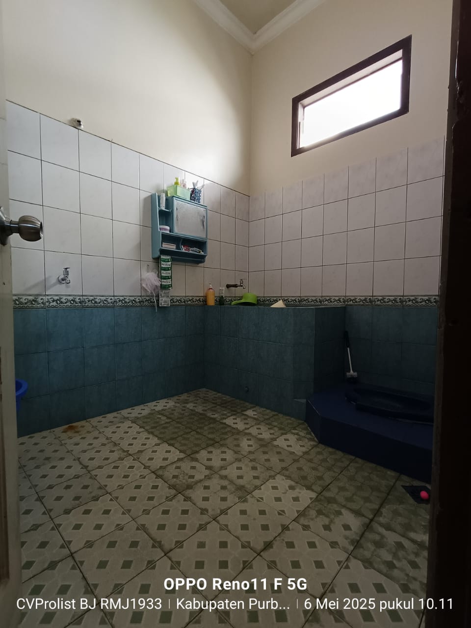 Dijual Rumah Bagus Ada Taman dan Kolam Ikan Koi