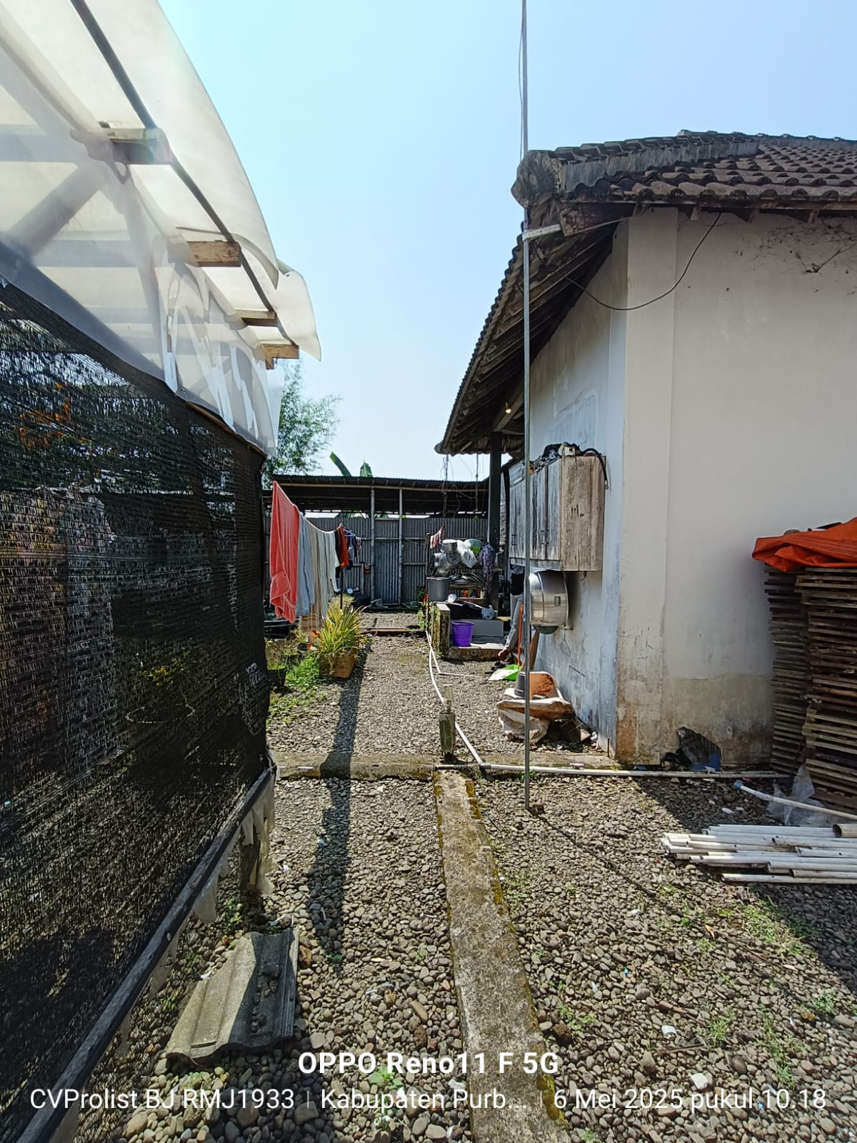 Dijual Rumah Bagus Ada Taman dan Kolam Ikan Koi