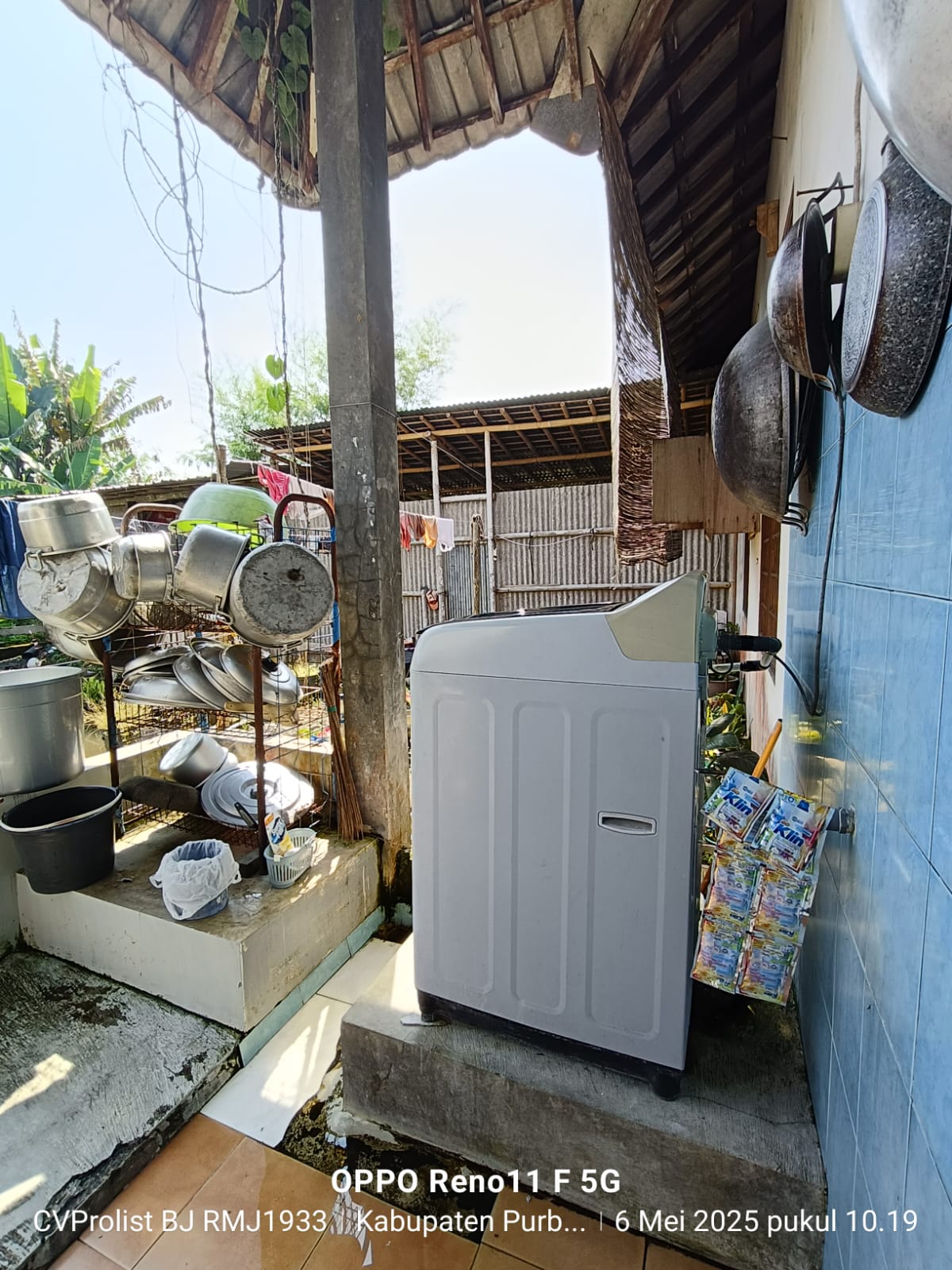 Dijual Rumah Bagus Ada Taman dan Kolam Ikan Koi
