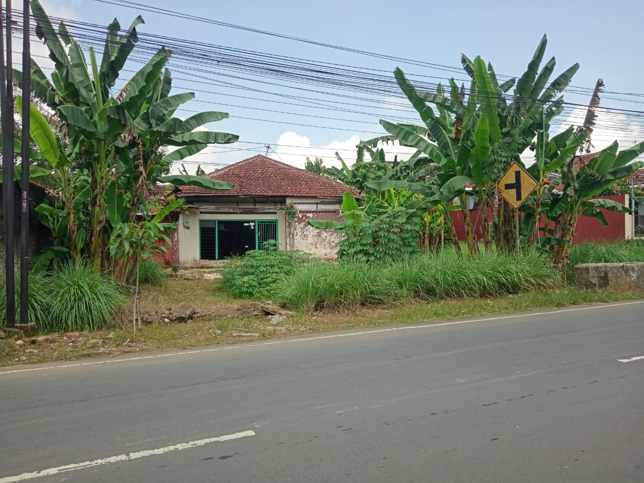 Dijual Tanah Bonus Rumah Dipinggir Jalan - 1 Menit ke Depo Pelita Sokaraja