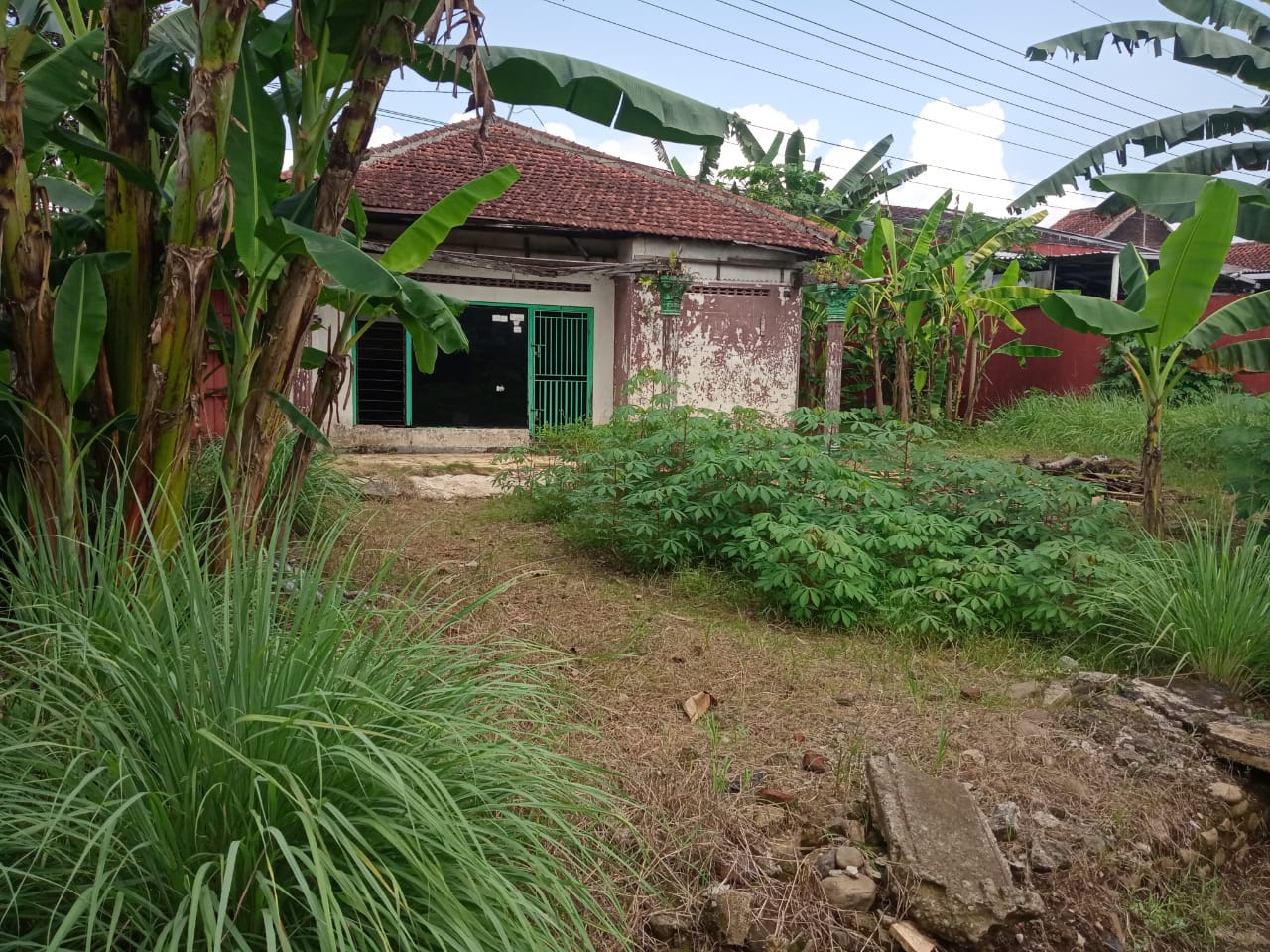 Dijual Tanah Bonus Rumah Dipinggir Jalan - 1 Menit ke Depo Pelita Sokaraja