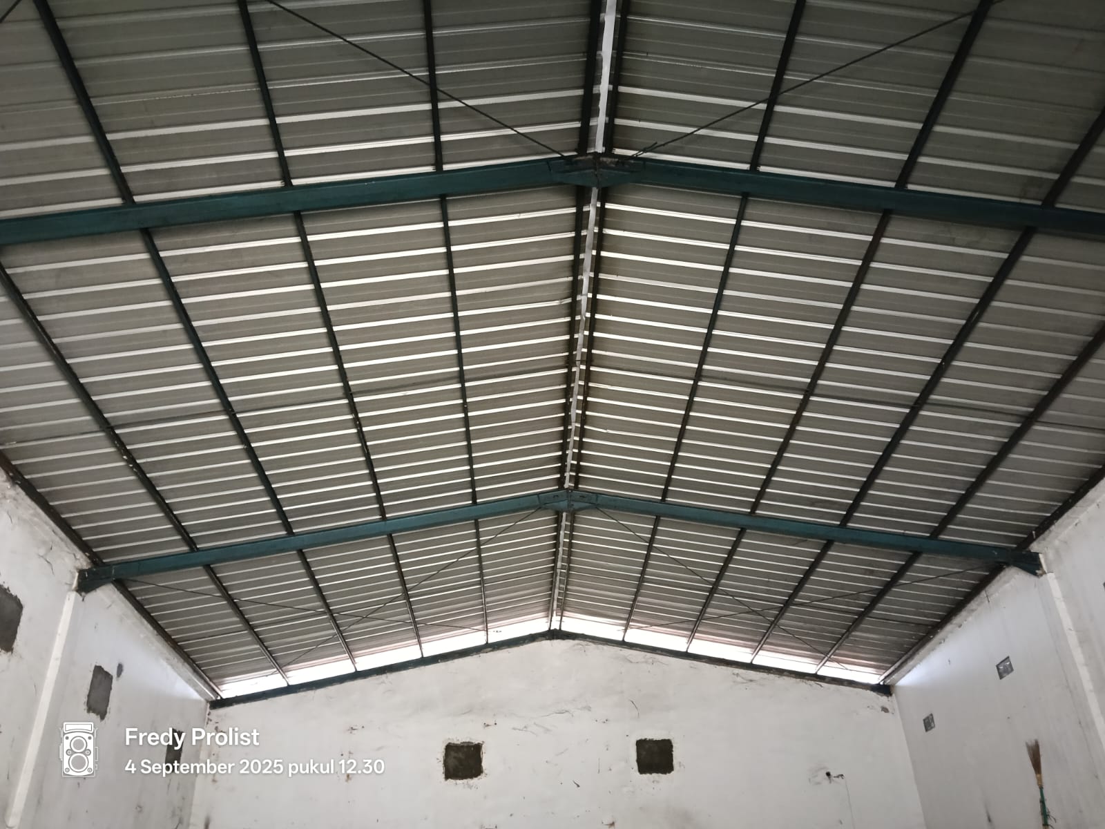 Disewakan Bangunan Toko Cocok Untuk Usaha Bengkel Atau Pertukangan - Gerilya