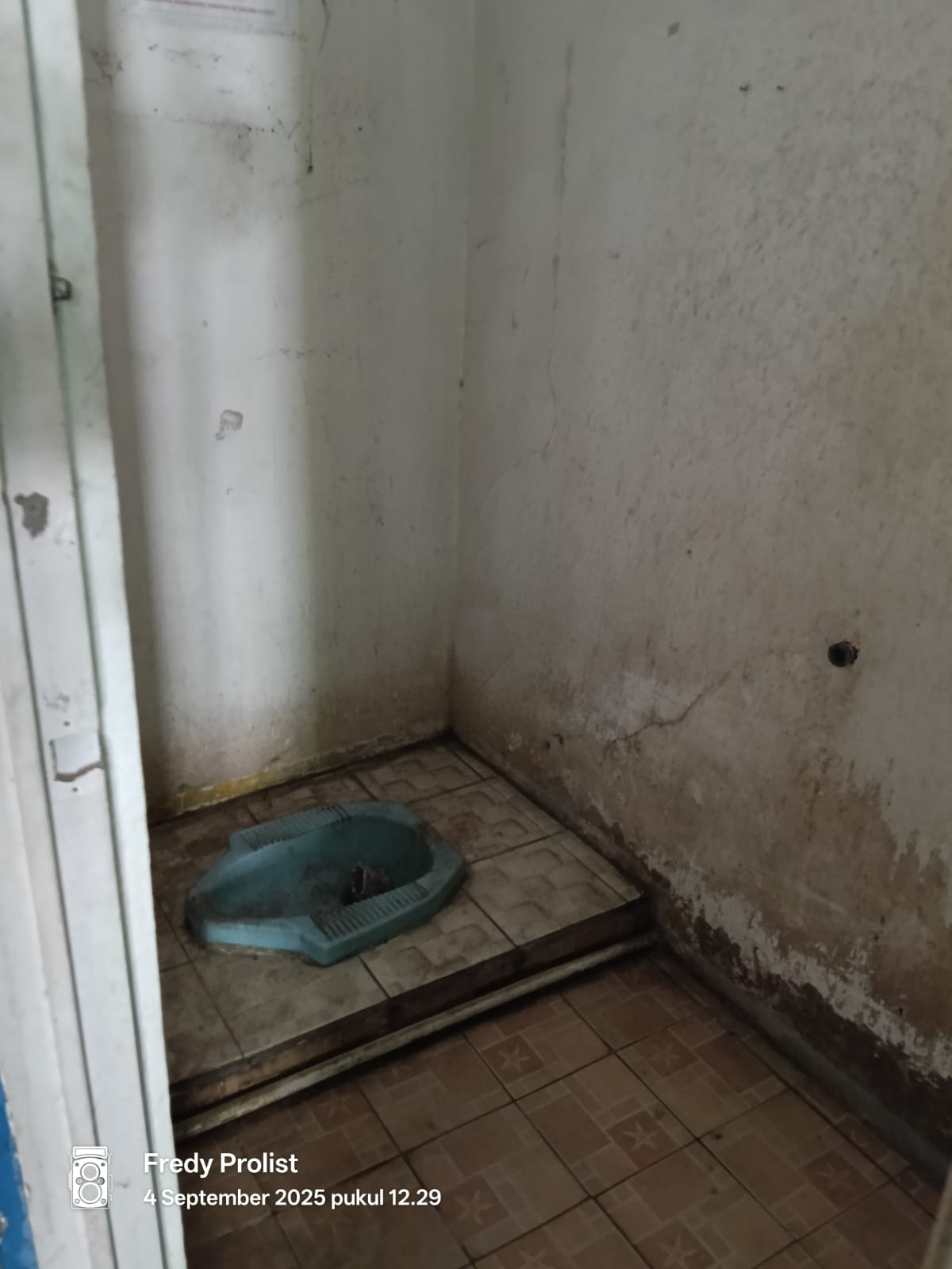 Disewakan Bangunan Toko Cocok Untuk Usaha Bengkel Atau Pertukangan - Gerilya