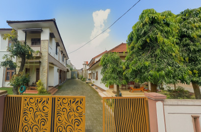 DIJUAL RUMAH KOS 2 LANTAI, 550 METER RSUD MARGONO SOEKARJO